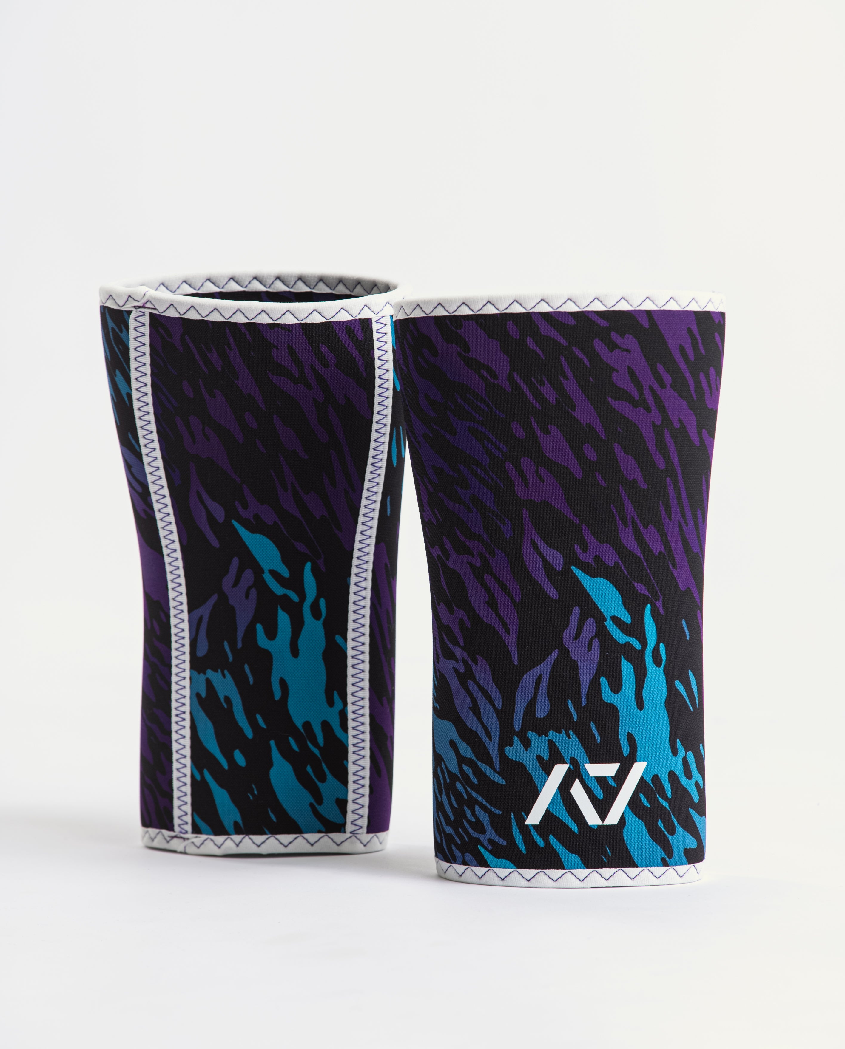 Close-up of A7 Hourglass Knee Sleeves – Rigor Mortis – Violet Tiger, displaying double-stitched seams and 7mm neoprene thickness.