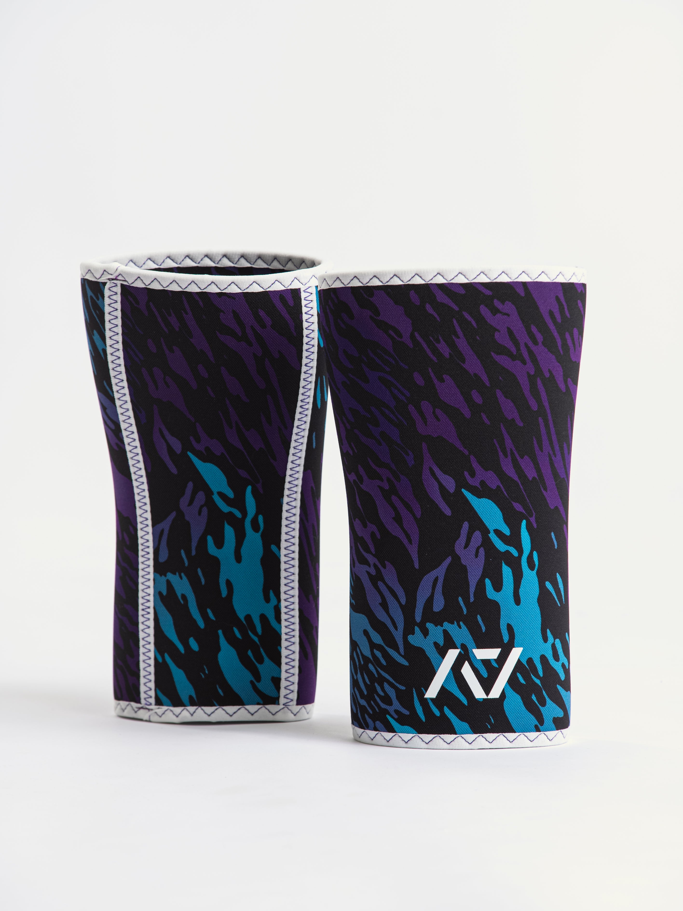 Close-up of A7 Hourglass Knee Sleeves – Rigor Mortis – Violet Tiger, displaying double-stitched seams and 7mm neoprene thickness.