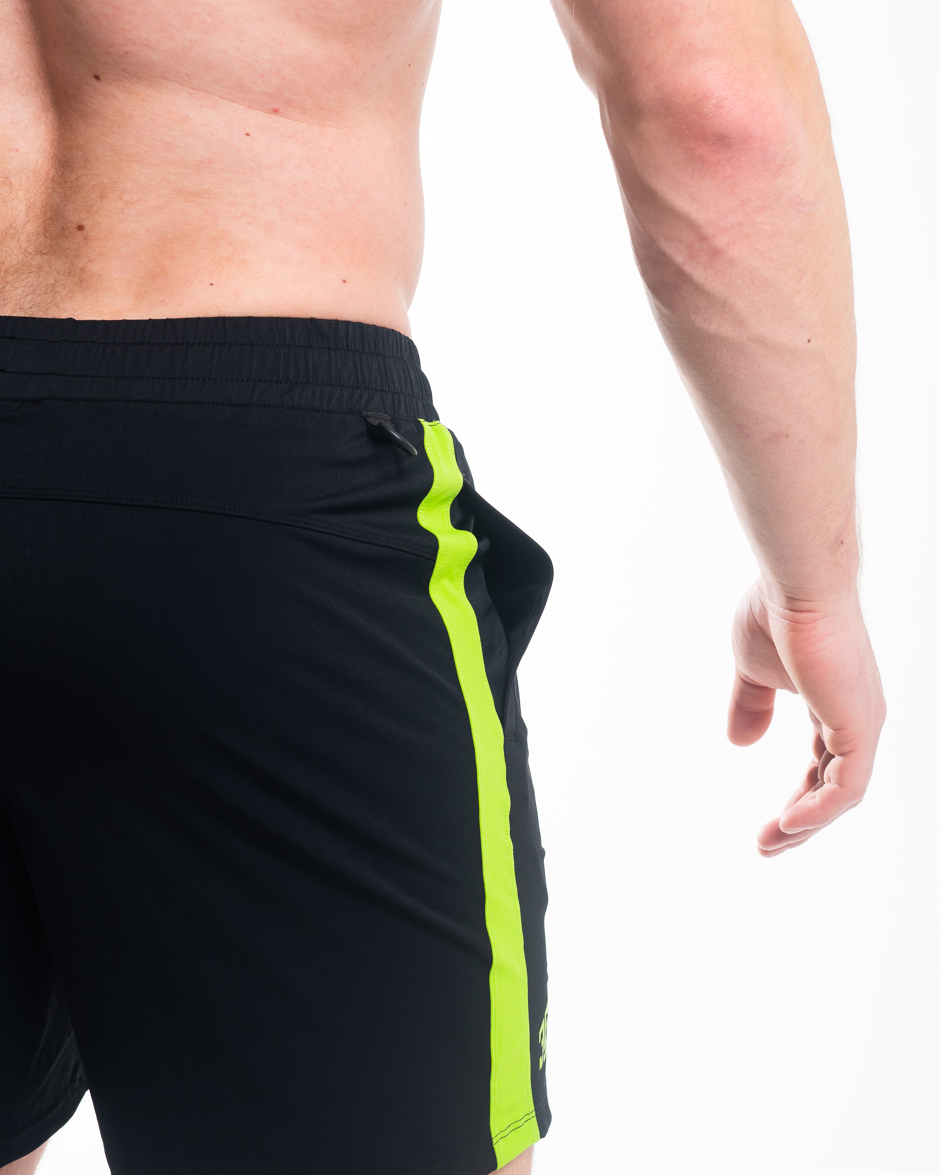 Dual side key clips on Alien 360Go KWD Shorts for safe and convenient storage during training.