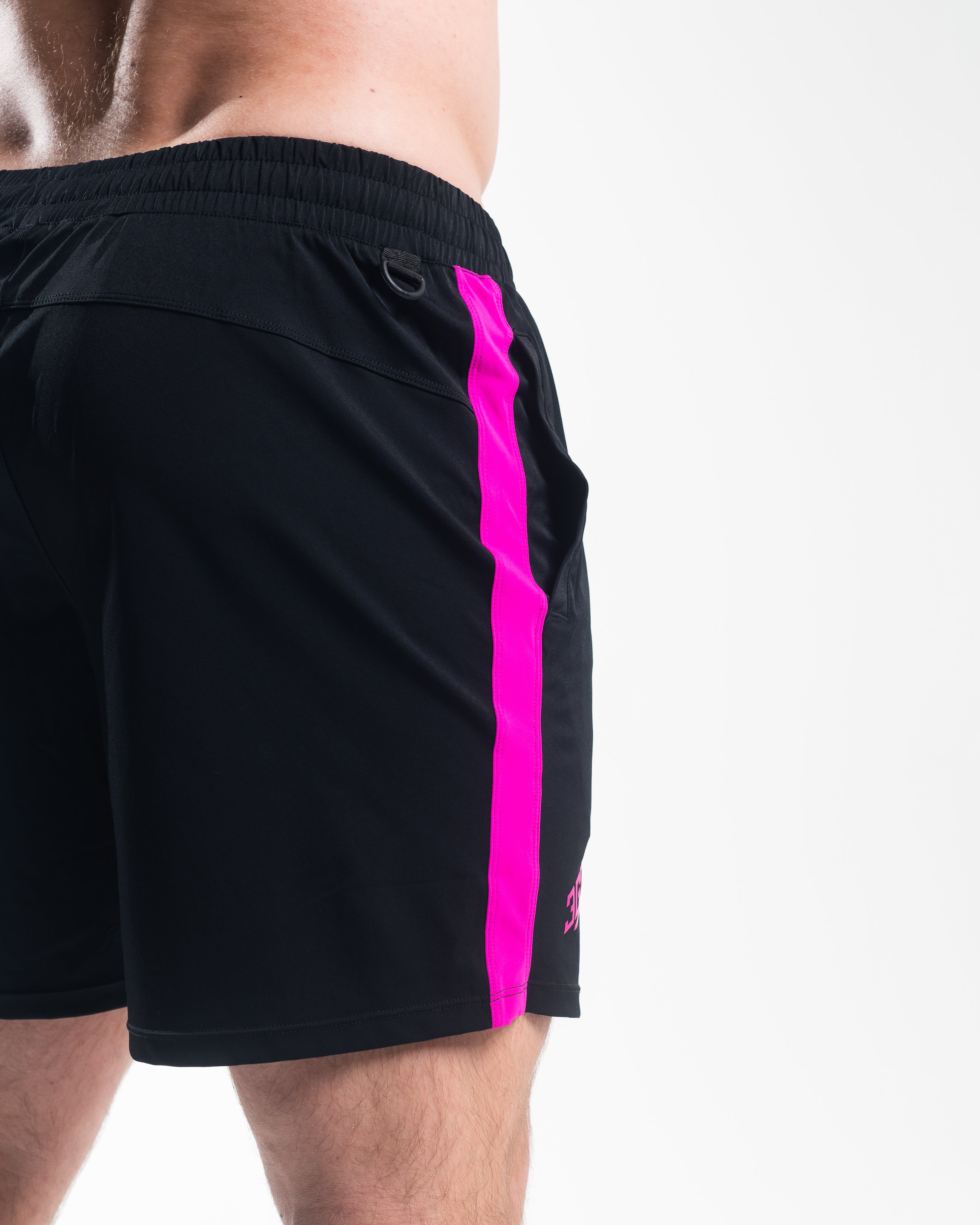 Dual side key clips on Flamingo 360Go Shorts for securing small items during lifts or movement.