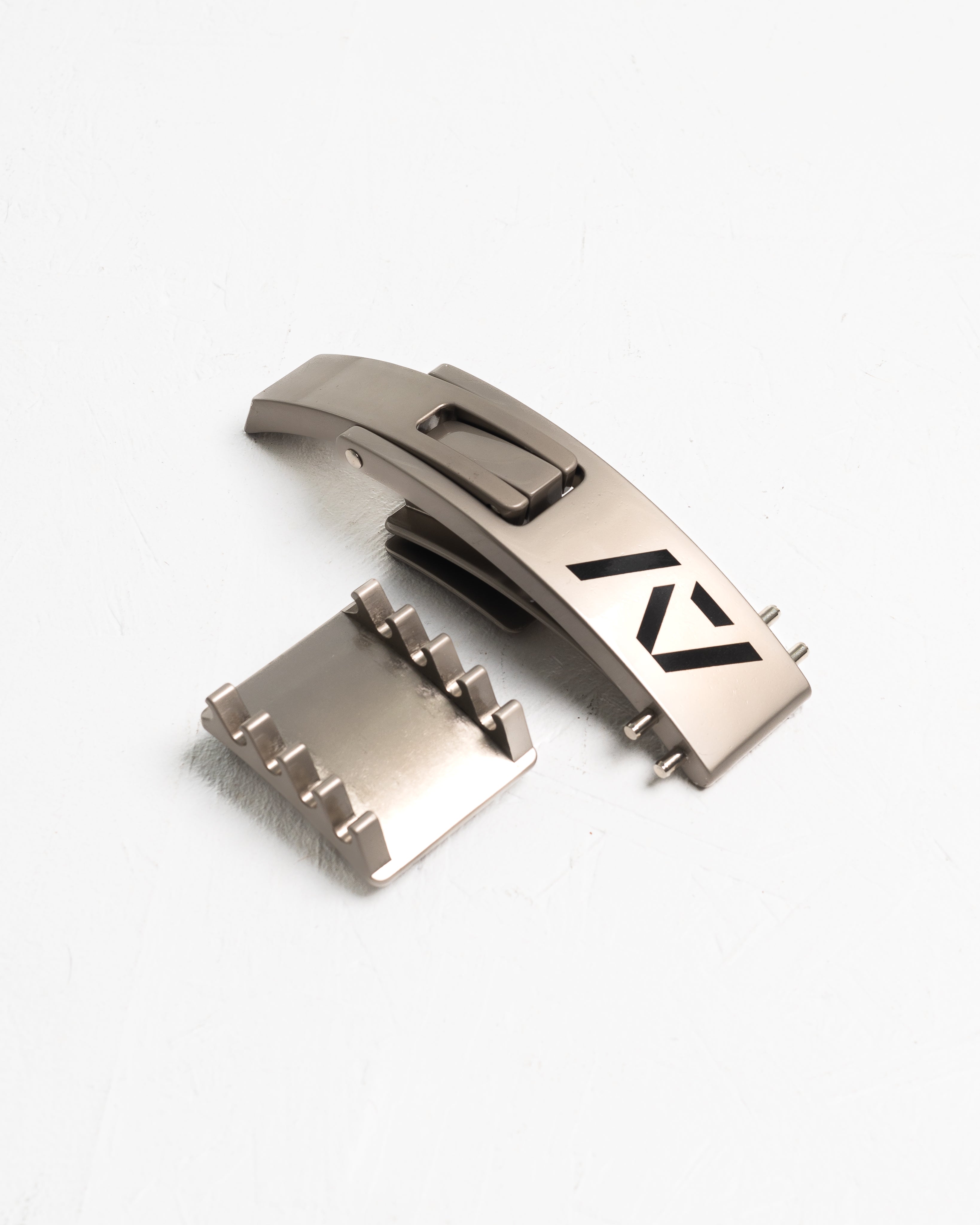 Disassembled A7 PAL Buckle – Silver with bolts and internal components shown for easy installation.