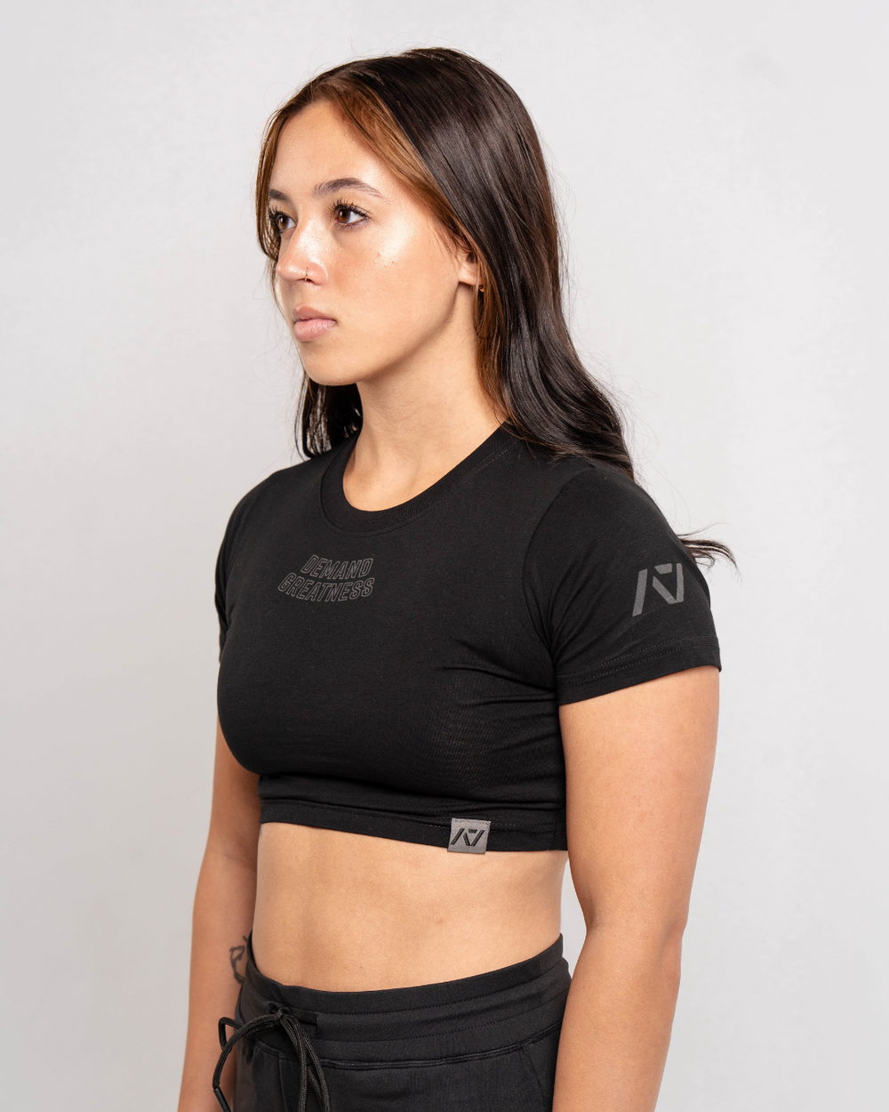 Demand Greatness True-Fit Women's Meet Crop - Stealth