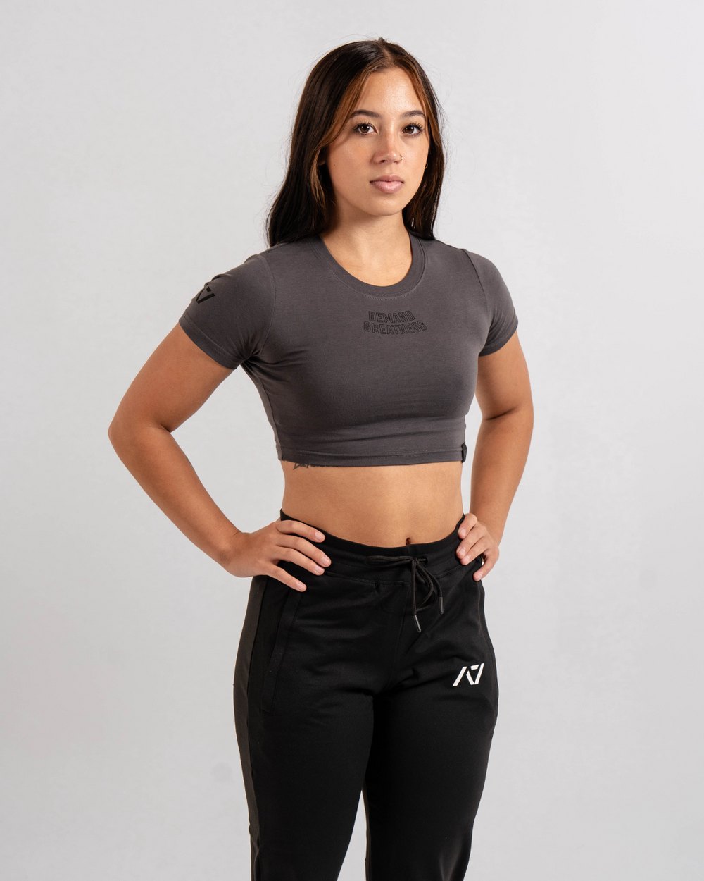 Demand Greatness True-Fit Women's Meet Crop - Shadow Stone Gray