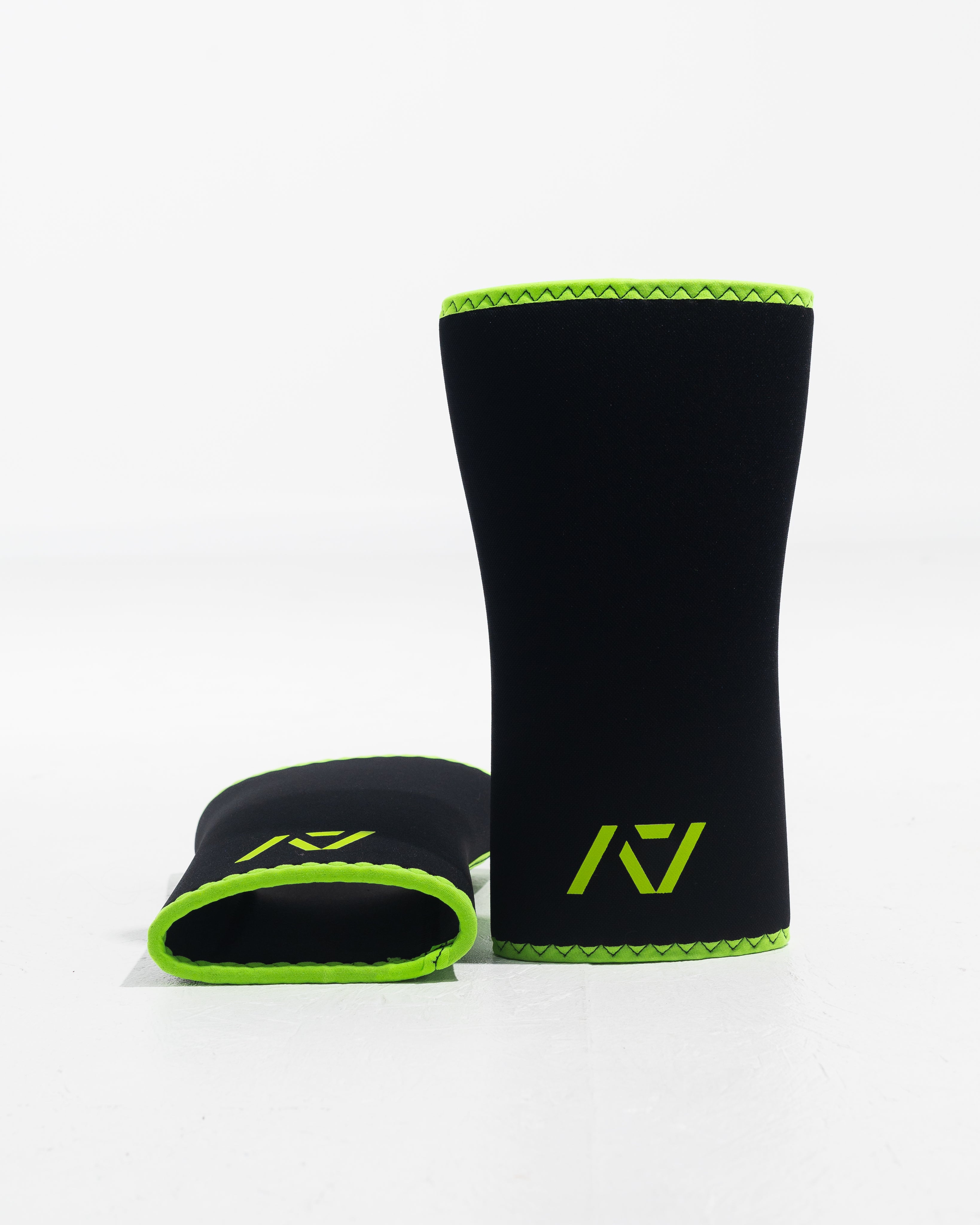 Hourglass Alien Green Knee Sleeves | Knee Support for Gym – A7