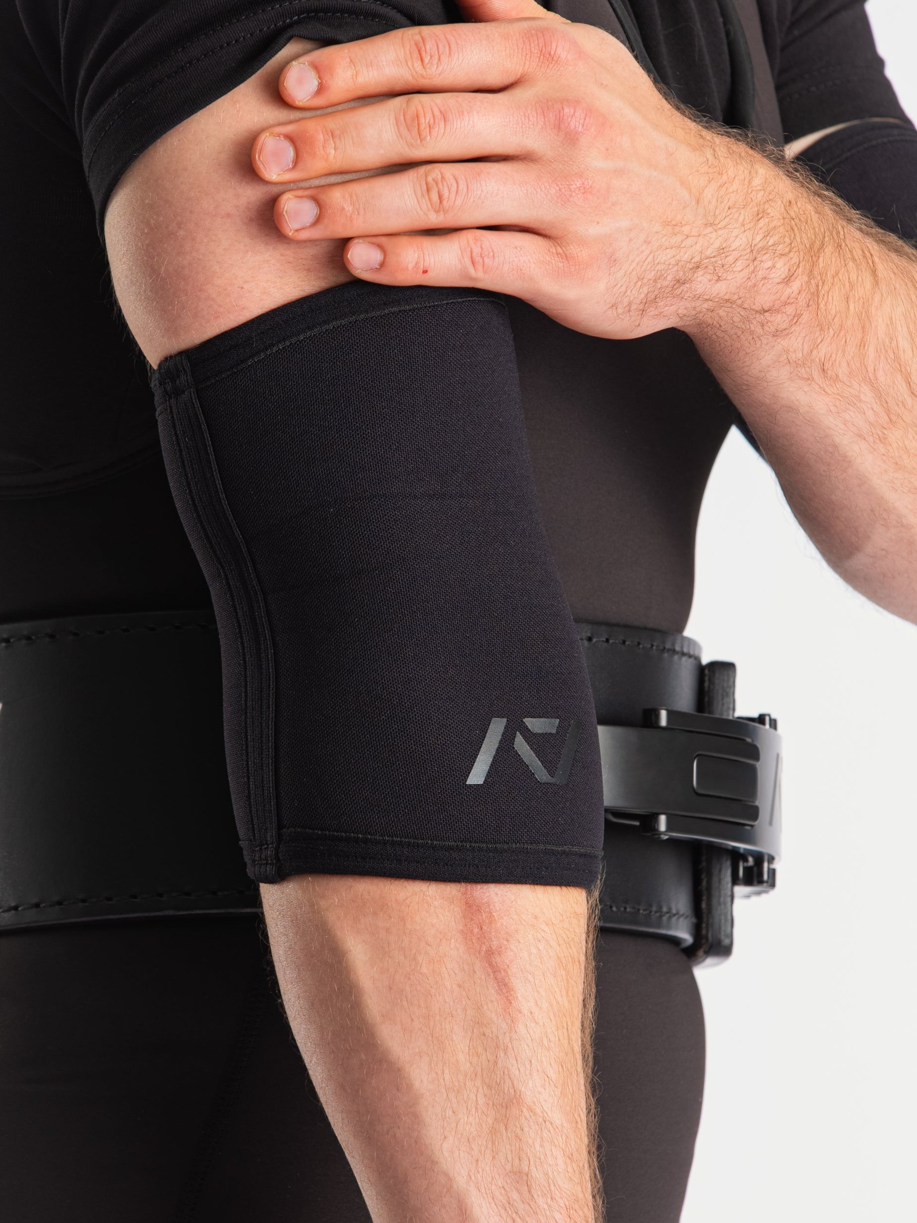 A7 7MM ELBOW SLEEVES 『STEALTH』　M size Elbow Sleeves | Powerlifting & Strongman Elbow Sleeves – A7